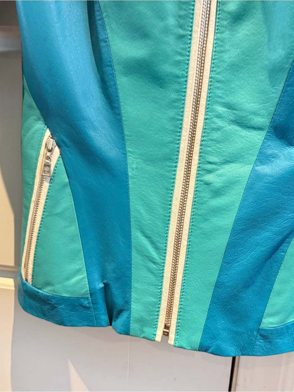 Danier Genuine Leather Teal Blue White Colourblock Moto Jacket 2XS Y2K - Picture 7 of 10
